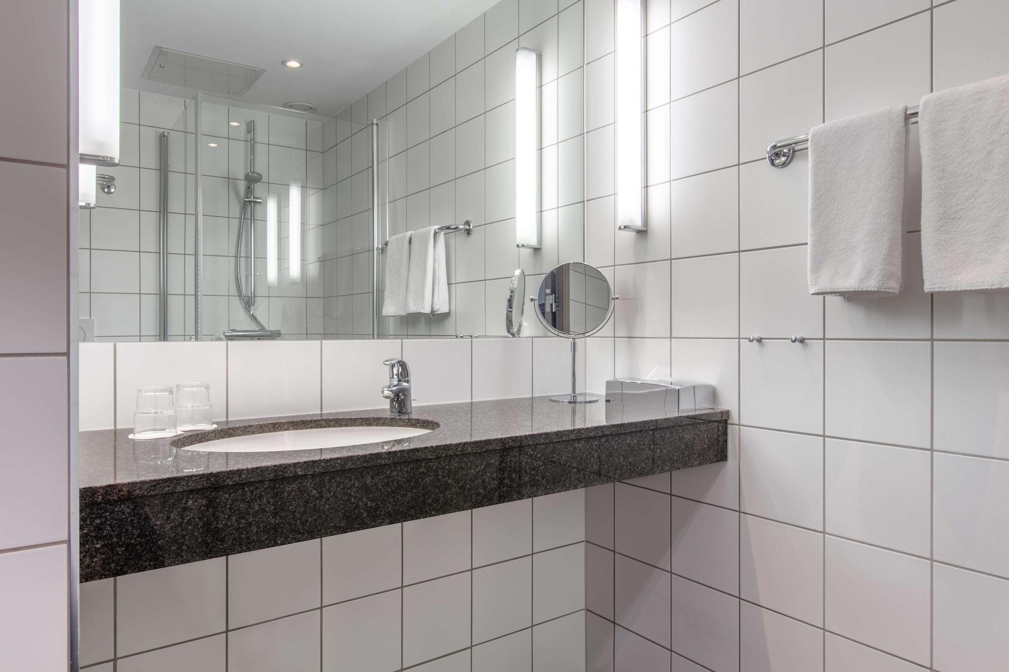 Radisson Blu Metropol 4*