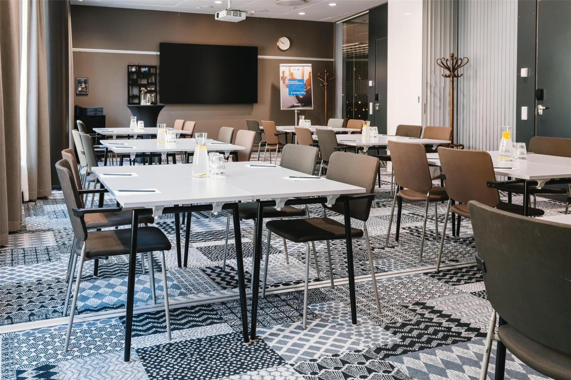 Radisson Blu Metropol 4*